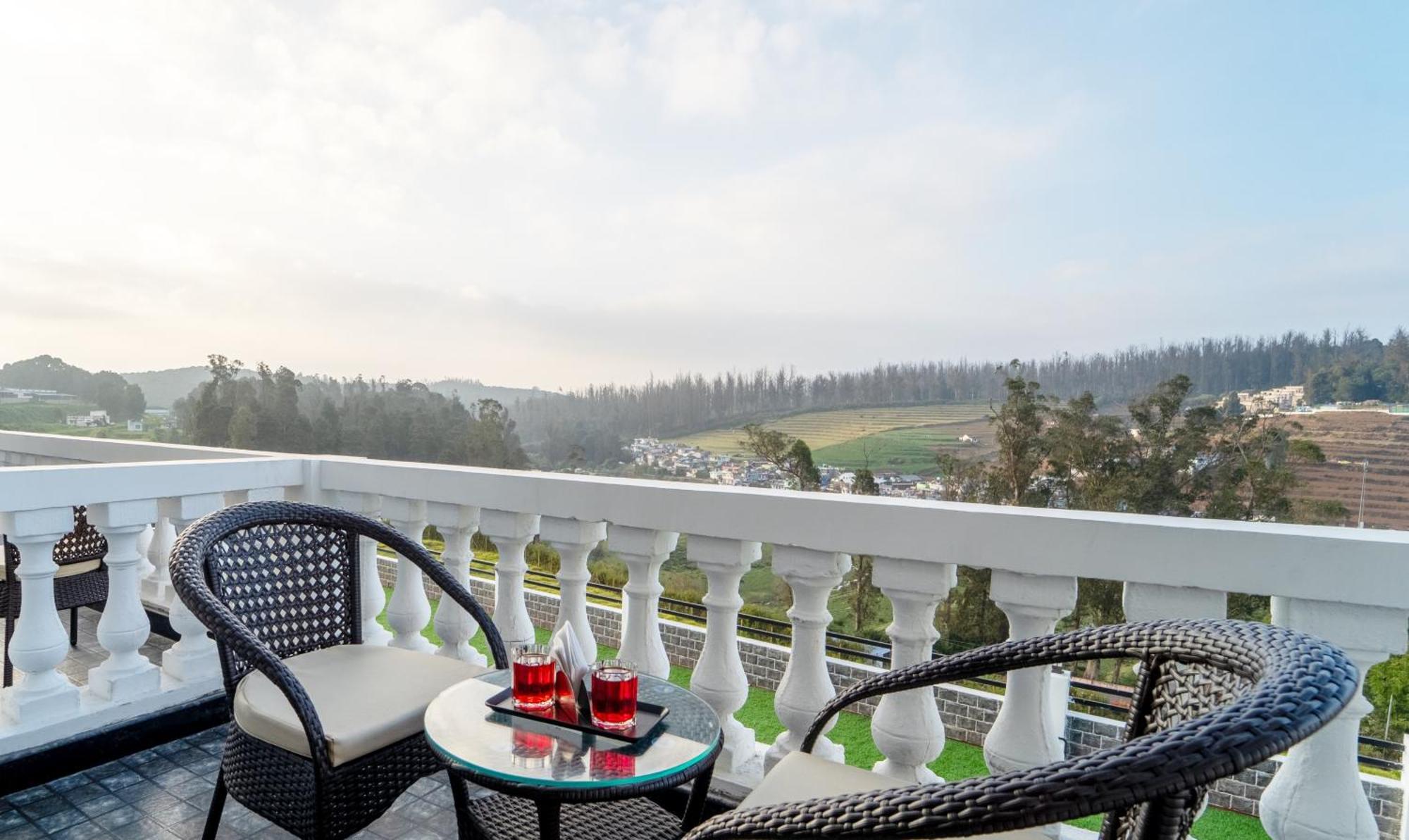 Treebo Skydale Premium Suites, 1500 Mtrs From Ooty Lake Экстерьер фото